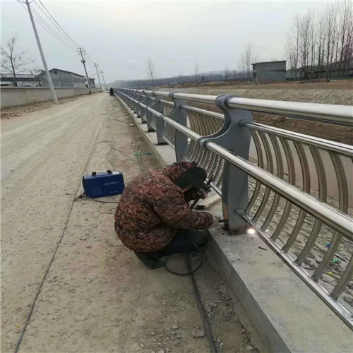 库房防撞护栏保质保量本地公司