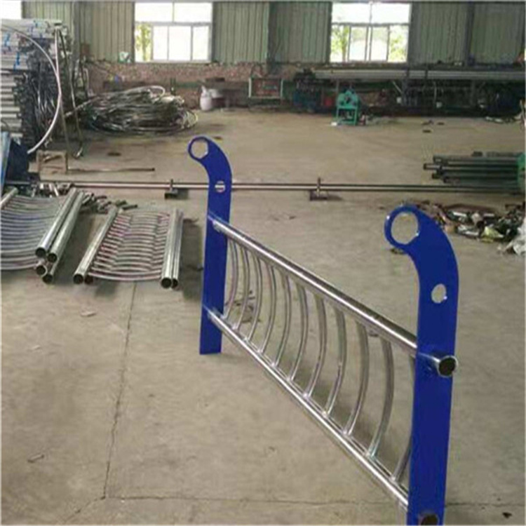 公路防撞哪里生产实体诚信厂家