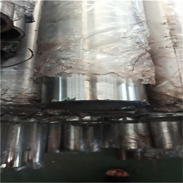 马路交通护栏焊接工艺好让客户买的放心