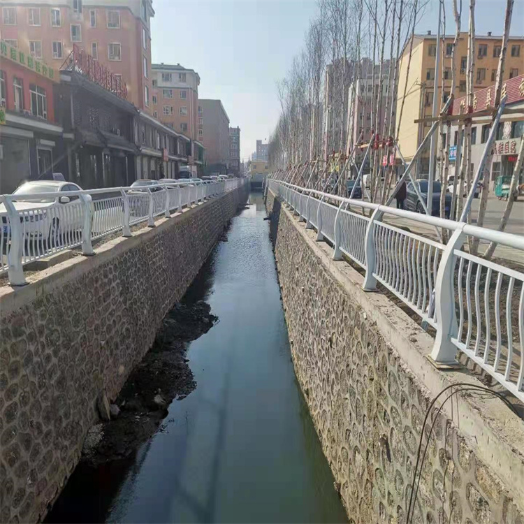 道路防撞护栏来料加工当地生产厂家