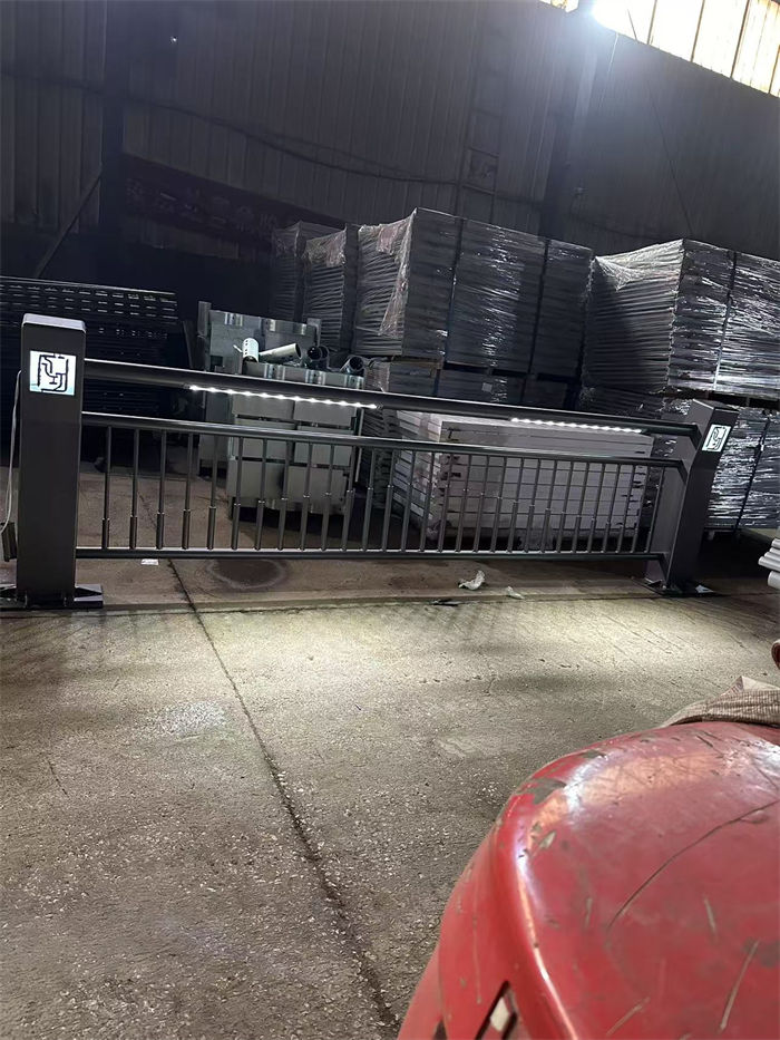 灯光护栏品种多价格低