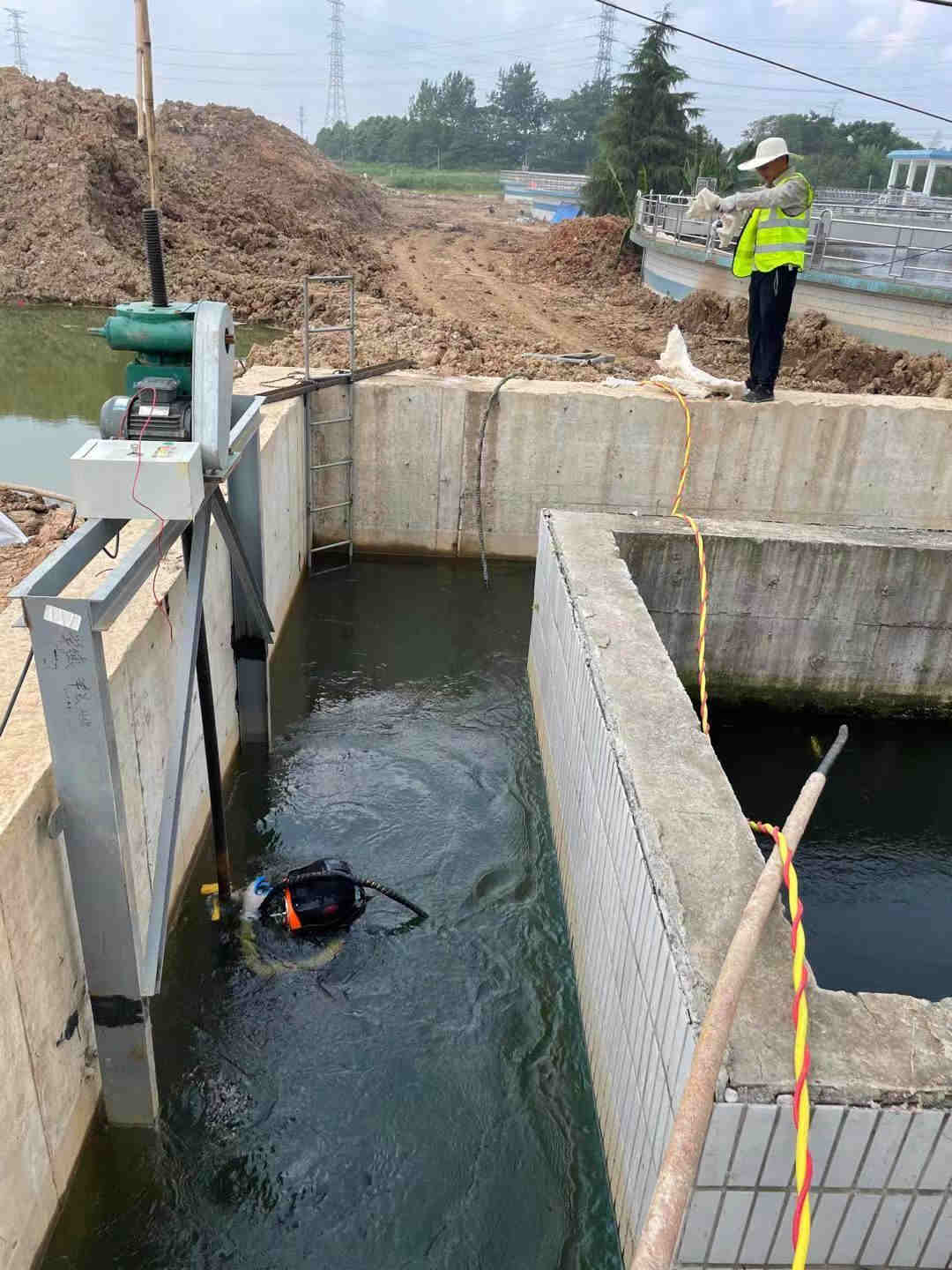 天水市水下探摸公司里专门做潜水工程