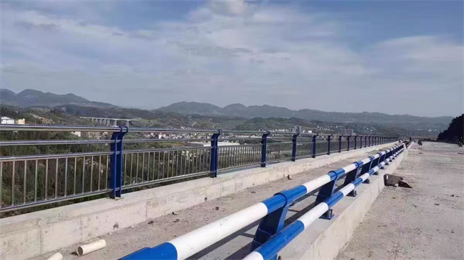 不锈钢复合管防撞护栏现货齐全