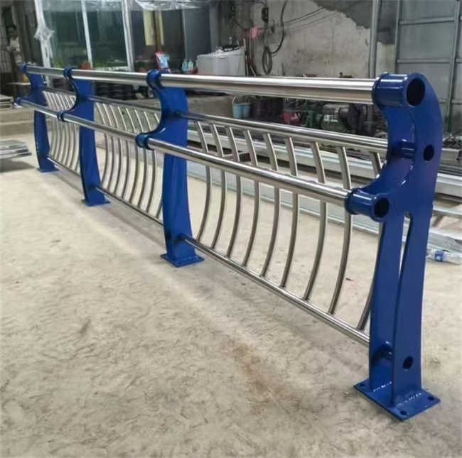 黑河防撞钢板立柱