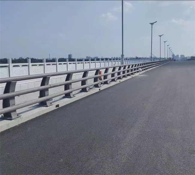 防撞不锈钢复合管护栏厂家发货快