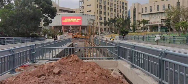 不锈钢碳素钢复合管护栏样式