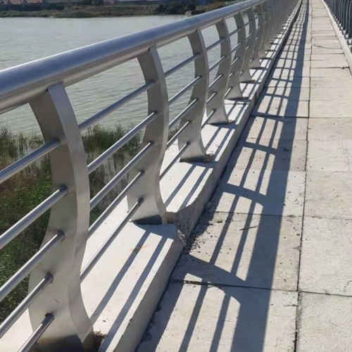 河道防护栏杆设计新颖