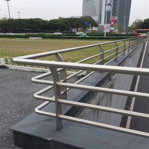 道路防撞钢护栏欢迎来厂实地考察