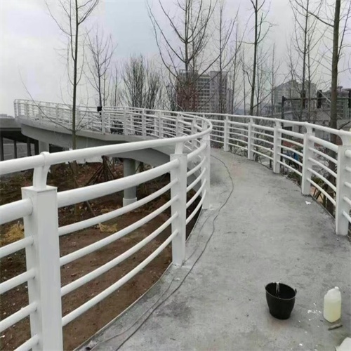 桥梁防撞不锈钢护栏免费测量