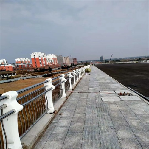 道路隔离护栏参数图片