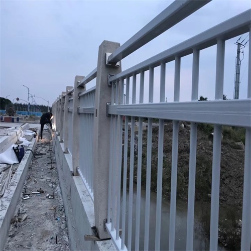 SB级防撞桥梁护栏厂家加工生产