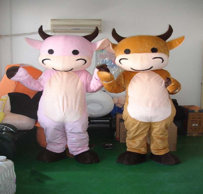 山东烟台卡通行走人偶定做厂家/展会毛绒玩偶品种全