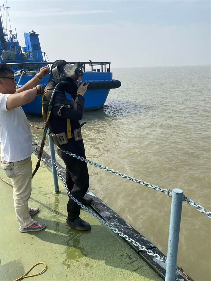 本市潜水员施工队<水下拆除钢围堰>-优化中