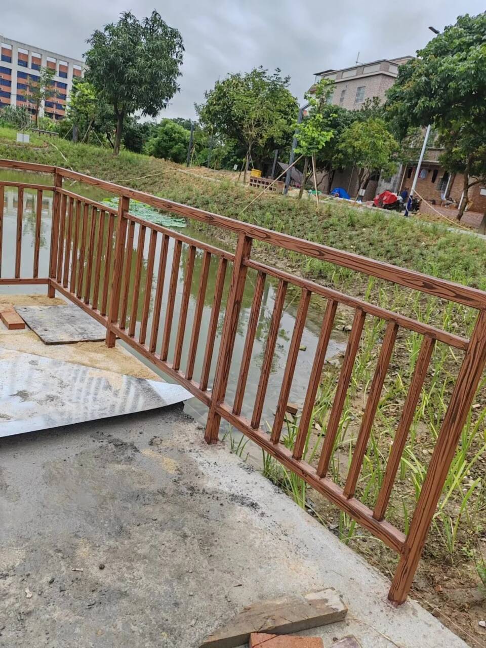 不锈钢仿木纹漆全包施工价格当地生产厂家