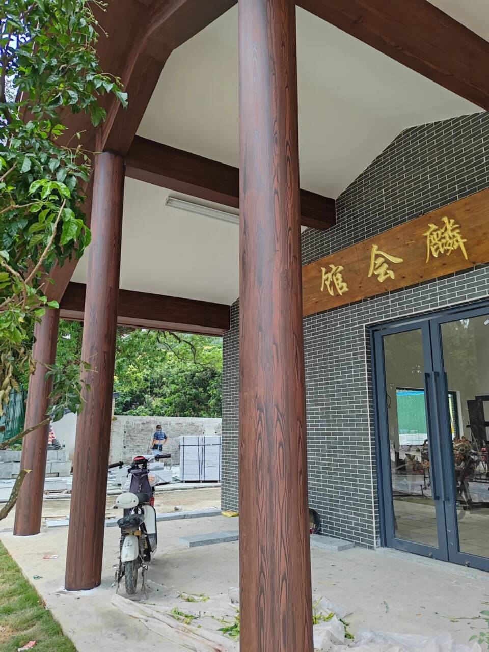 方钢圆管木纹漆全包施工价格