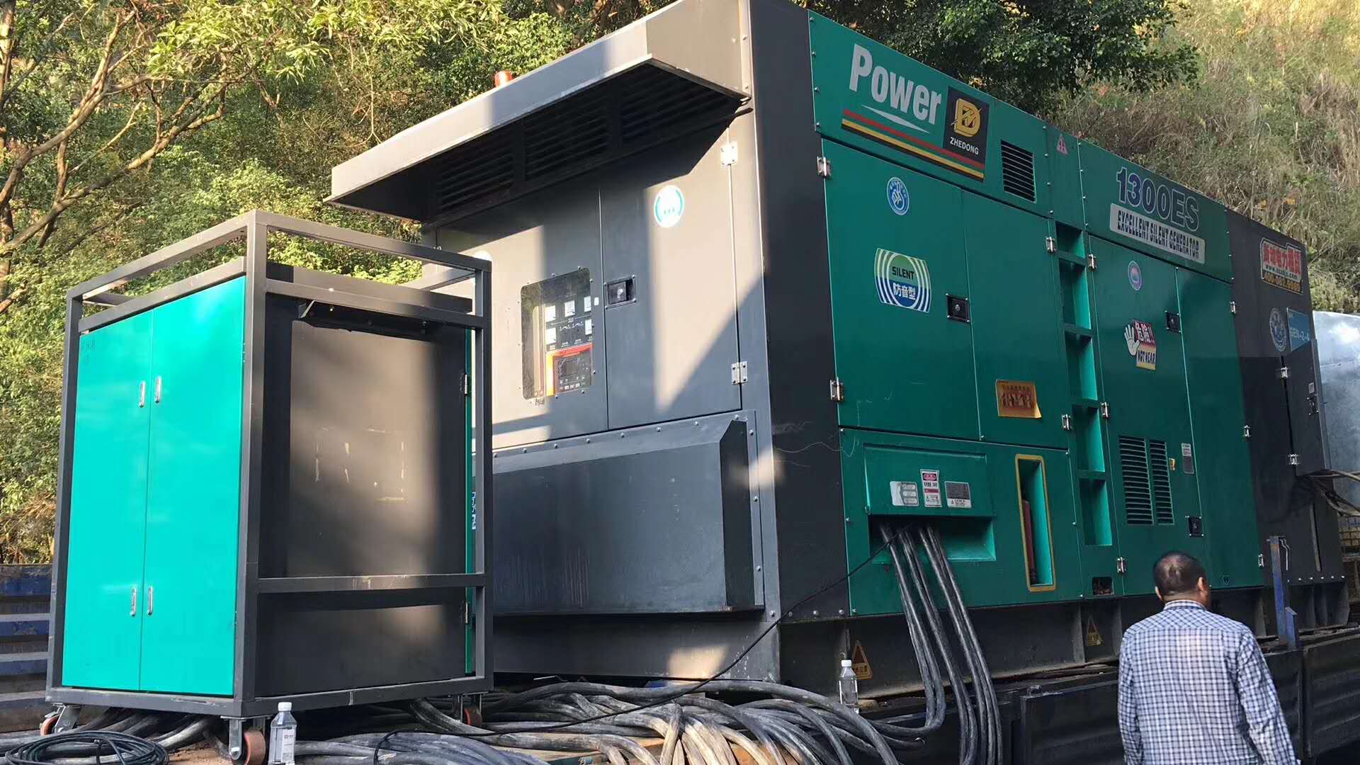 200KW发电机出租租赁400KW发电机电缆线出租UPS电源出租2000KW发电机租赁精英团队