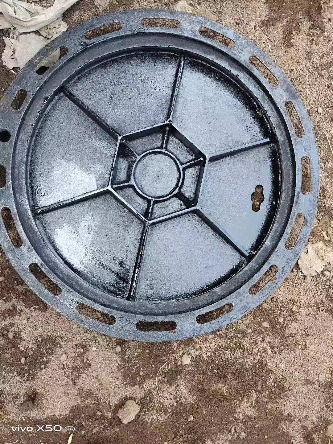 DN700球墨铸铁井盖欢迎咨询建通铸造厂家
