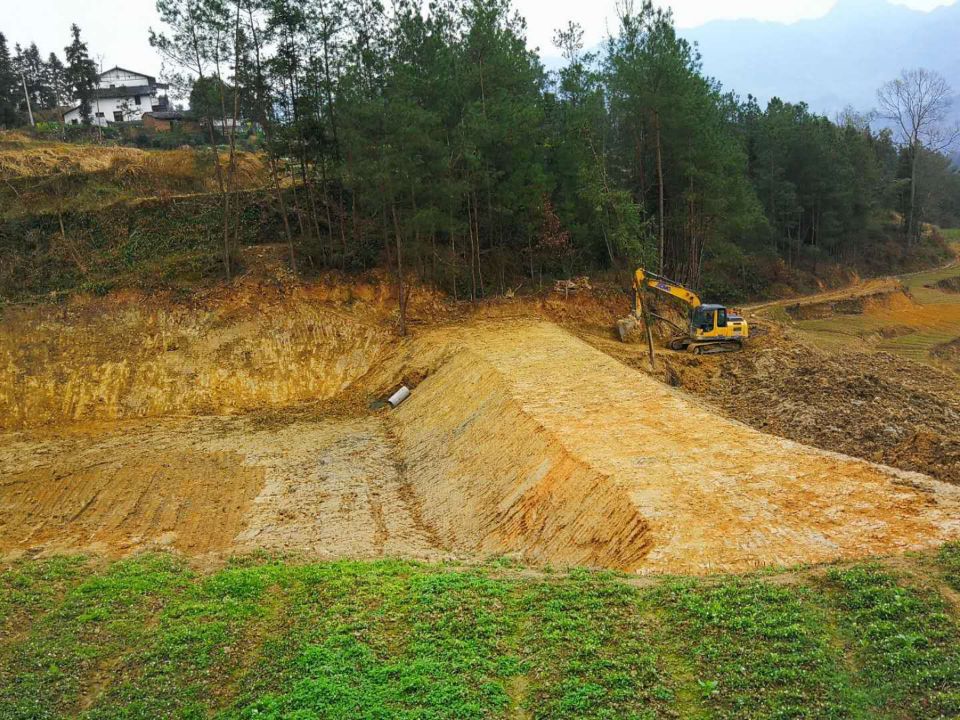 淤泥固化土壤固化剂淤泥/污泥处理固化土报价